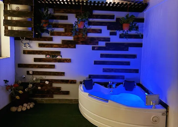 Private Jacuzzi Suite Apartment With Garden